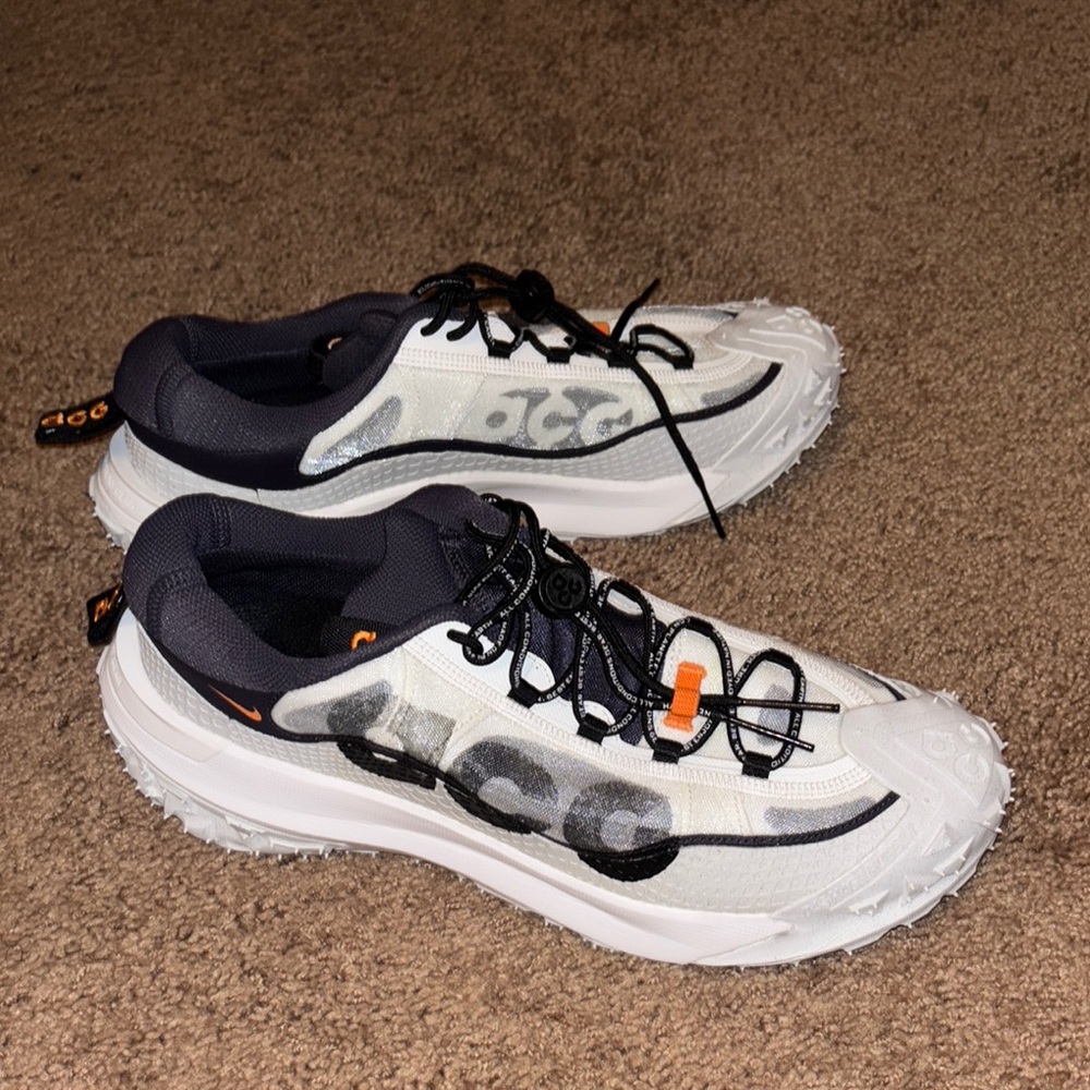 Nike ACG White and Black Sneakers